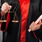 Die falsche Vermögensauskunft ist strafbar, nicht jedoch die reine Überschuldung.