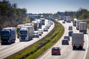 Nicht das Finanzamt zieht die Kfz-Steuer ein, sondern das zuständige Hauptzollamt.