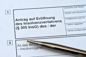 Ein vollständiges Gläubigerverzeichnis ist dem Insolvenzantrag beizufügen.