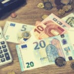 Zu den wichtigsten Hartz-4-Spartipps gehört der finanzielle Überblick. Nur so können Sie Ihre Kosten kontrollieren.