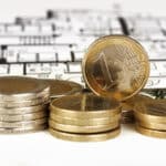 Ich möchte mein Haus zum Verkauf anbieten. Sollte ich eine Immobilienmakler einschalten?
