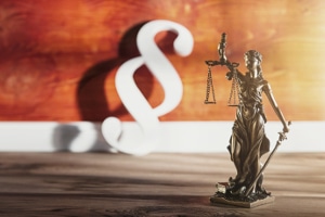 Unternehmen, die insolvent sind wegen Corona, müssen vorerst keine Regelinsolvenz beantragen, sondern können ihr Geschäft weiterführen.