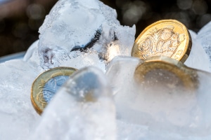 Kalte Progression: Steigt die Steuer infolge einer Lohnerhöhung, haben Arbeitnehmer trotzdem weniger Geld in der Tasche.