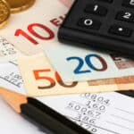 Der Kreditrechner errechnet für Annuitätendarlehen und Ratenkredite die Monatsrate und den Zinssatz.