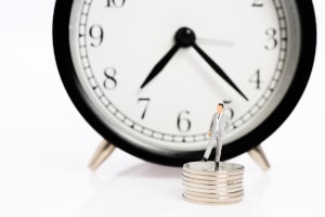 Einer der Nachteile der Privatinsolvenz ist deren Dauer. Denn erst nach drei Jahren sind Sie schuldenfrei.