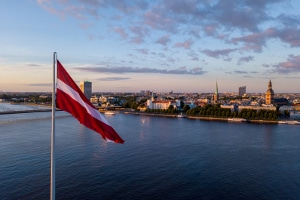 Schuldenfrei in 6 Monaten: Durch eine Insolvenz in Lettland möglich?