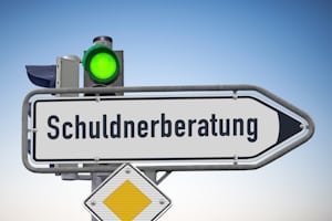 Die Schuldnerberatung kann dem Schuldner eine große Hilfe sein.