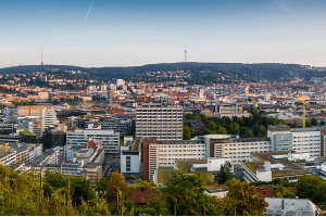 Bei einer Schuldnerberatung in Stuttgart bekommen überschuldete Stuttgarter Hilfe.