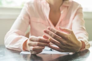 Bei Scheidung gilt: Wenn der Partner im Trennungsjahr Schulden macht, ist er allein dafür verantwortlich.
