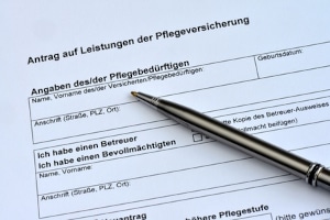 Wer muss das Pflegeheim bezahlen, wenn der Zuschuss der Pflegekasse nicht reicht?